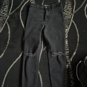 Forever 21 Black Skinny Distressed Jeans
